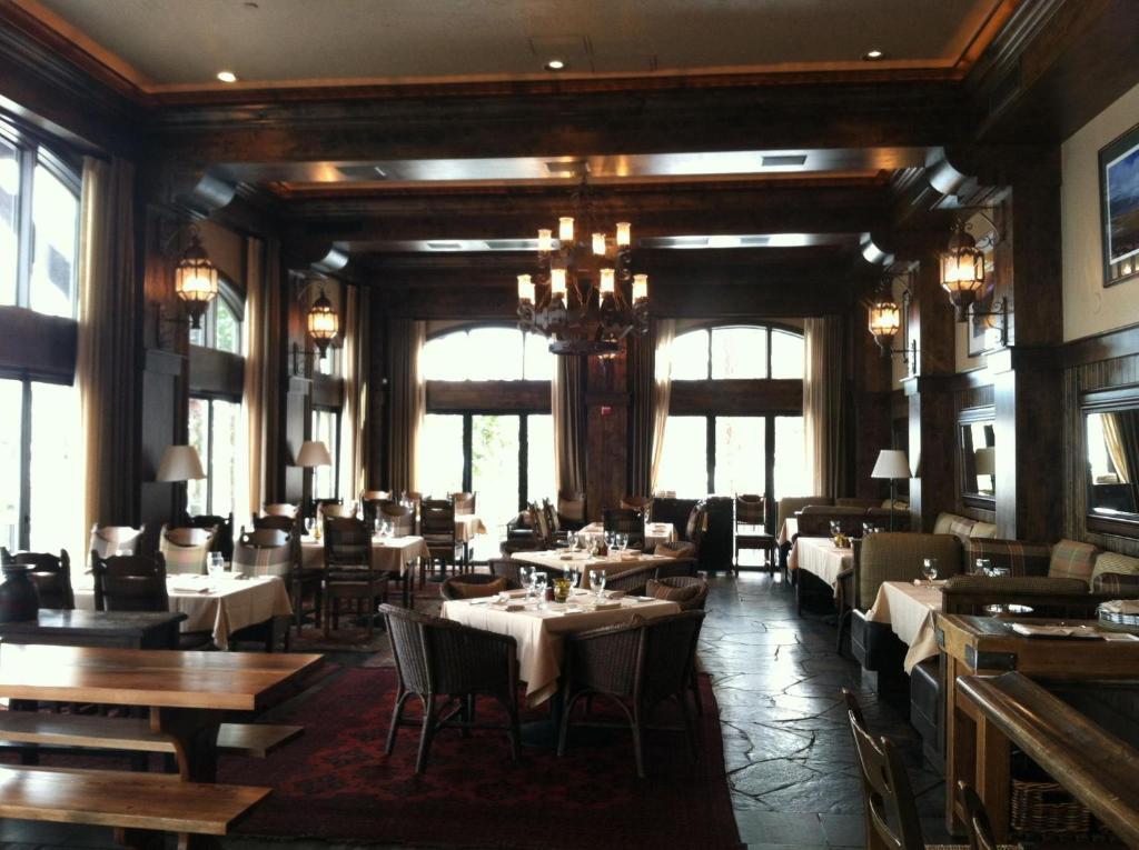 West Shore Cafe And Inn Homewood Exterior photo